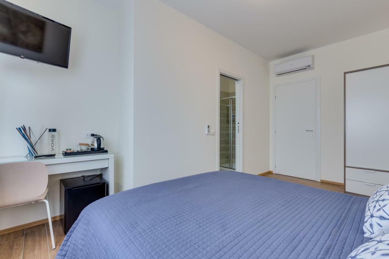 Rooms Vidar Train Station Marghera Exterior photo