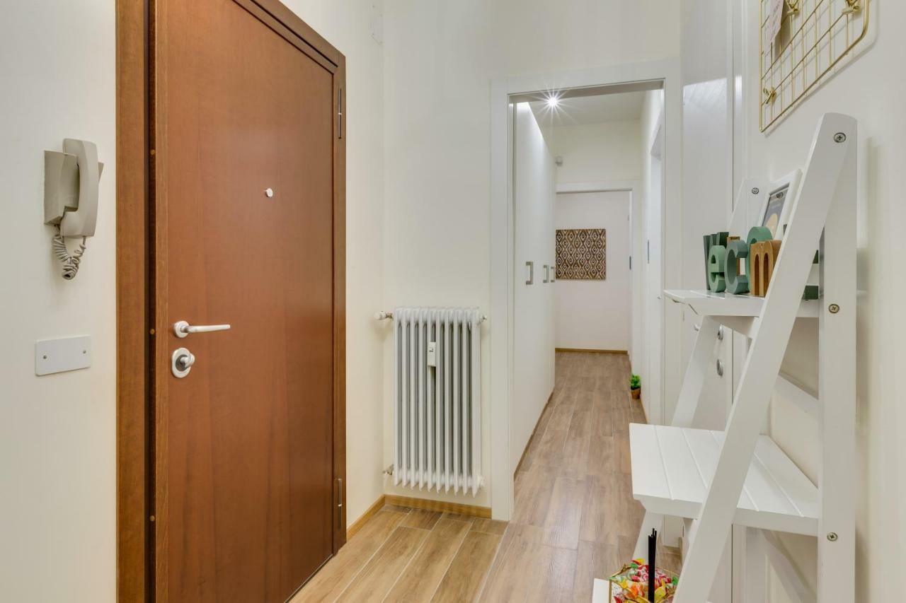 Rooms Vidar Train Station Marghera Exterior photo